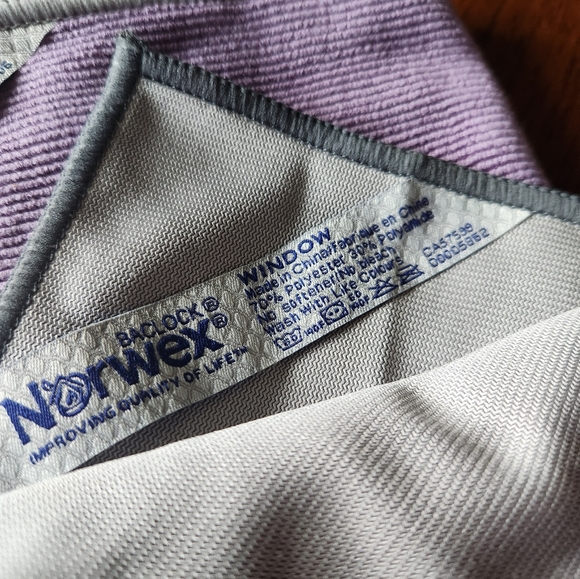 NWT Norwex Set of 3: 1 Envirocloth, 1 Window cloth & 1 Dust Mitt - Picture 8 of 10
